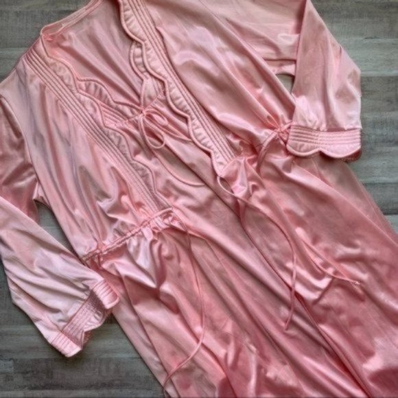 Vintage Other - Vintage 70s Lingerie Bubblegum Pink Long Peignoir Nightgown & Robe Set XS/S